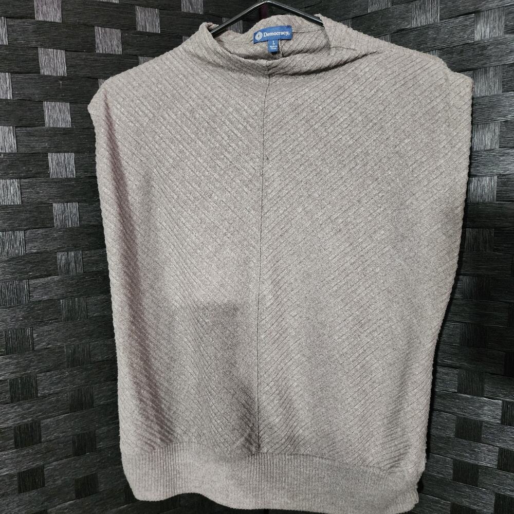 Democracy Extended Cap Sleeve Grey Knit Top Sweater Size L